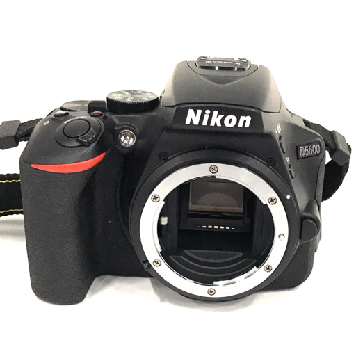 Nikon D5600 AF-P DX NIKKOR VR デジタル一眼レフカメラ レンズ2